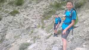 Und es gibt ihn doch: einen Weg oberhalb St. Christina zur Pramulin...allerdings nicht breiter als ein Gams-Pfad